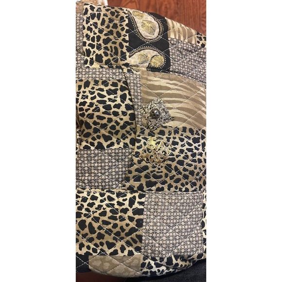 Tanyalee Design Gold Purse​​ - Picture 3 of 5